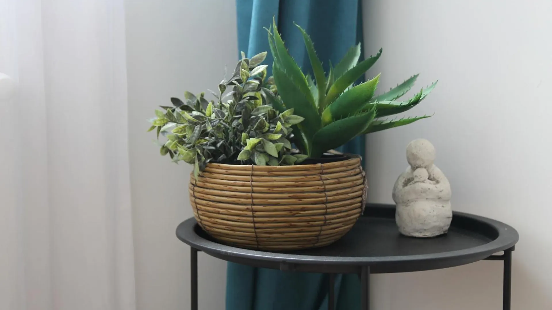 Two Bedrooms Apartment In Vake ティビリシ