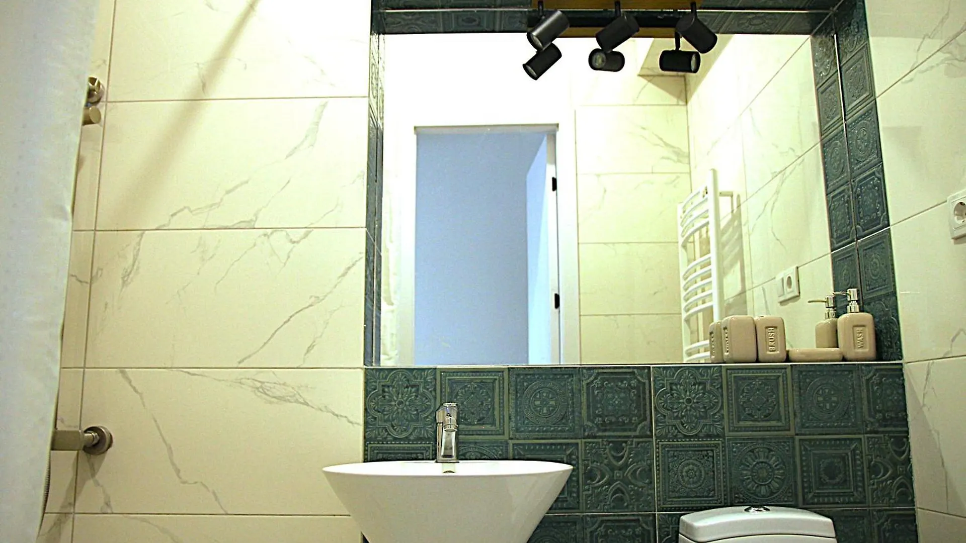 Two Bedrooms Apartment In Vake ティビリシ