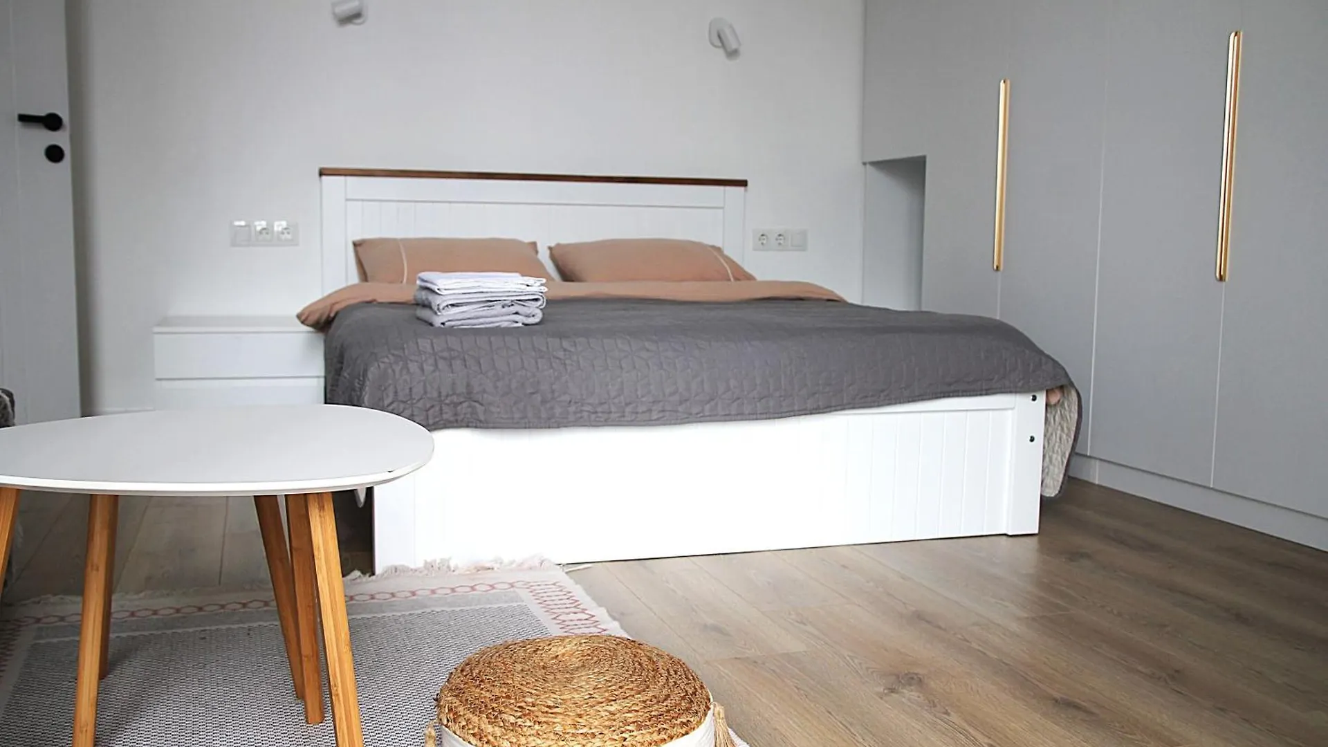Two Bedrooms Apartment In Vake ティビリシ グルジア