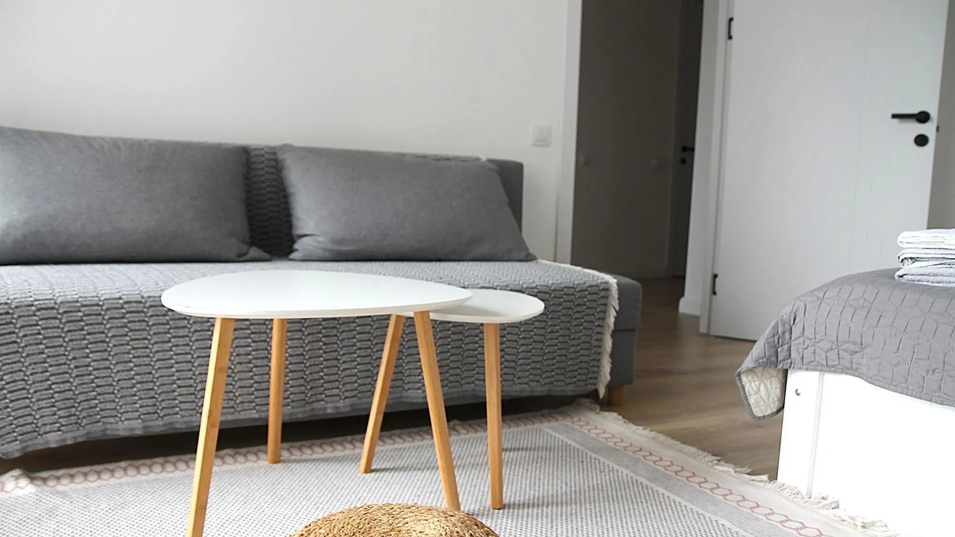 Two Bedrooms Apartment In Vake 트빌리시